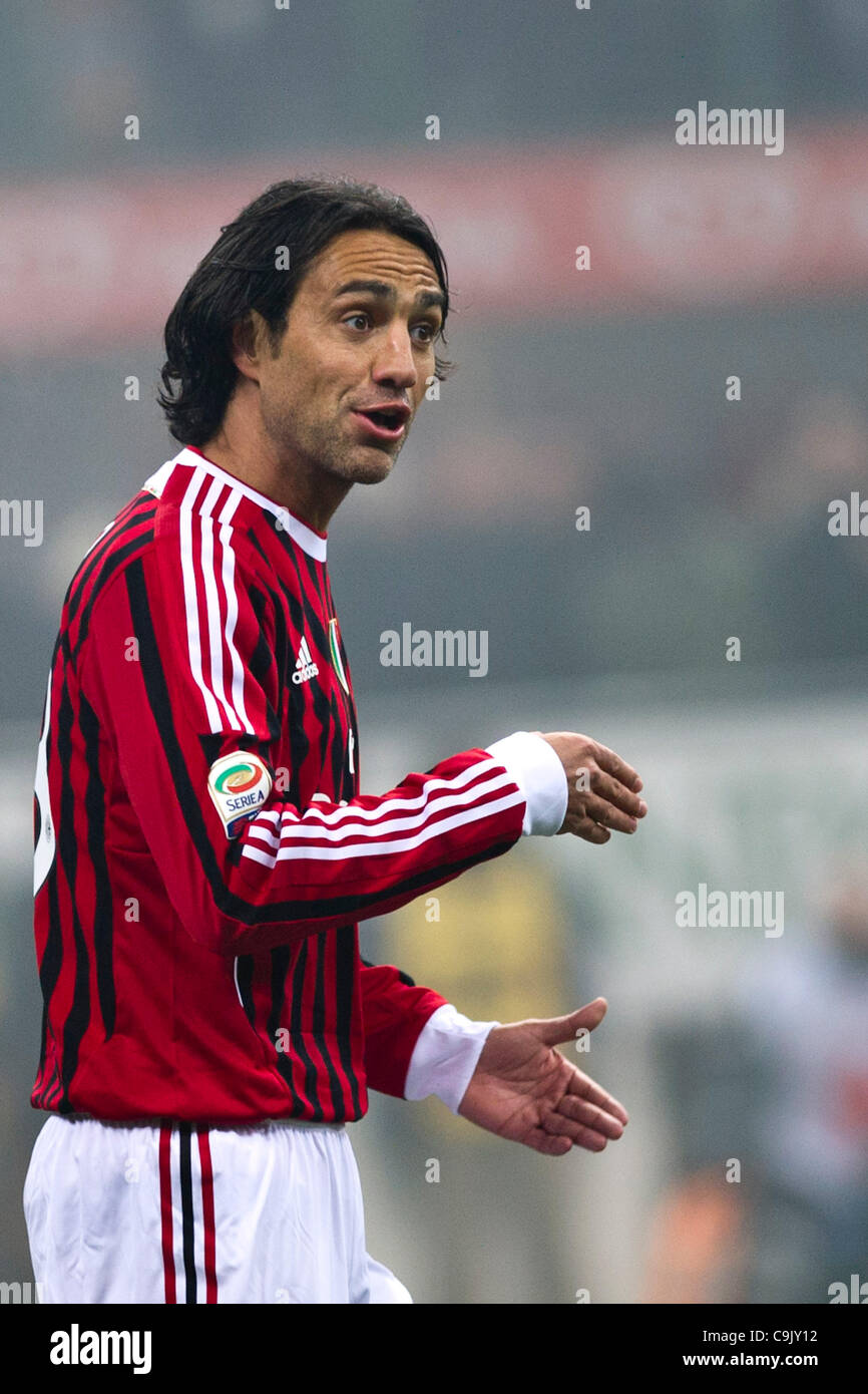 Alessandro Nesta (Milan), le 15 janvier 2012 - Football / Soccer : Italien 'Serie' un match entre l'AC Milan 0-1 Inter Milan au Stadio Giuseppe Meazza de Milan, Italie. (Photo de Maurizio Borsari/AFLO) [0855] Banque D'Images