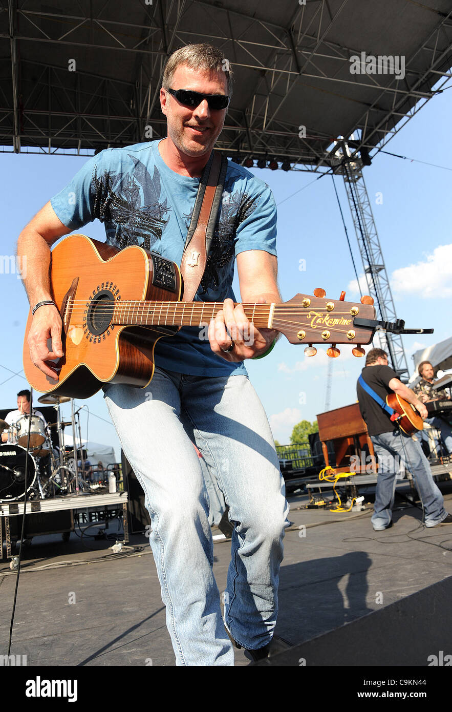 Jun 10, 2011 - Nashville, Tennessee, USA - Musicien DARRYL WORLEY effectue live au Riverfront étapes dans le cadre du 40e anniversaire de l'AMC Music Festival qui se déroulera sur une période de quatre jours au centre-ville de Nashville. Copyright 2011 Jason Moore (crédit Image : © Jason Moore/ZUMAPRESS.com) Banque D'Images