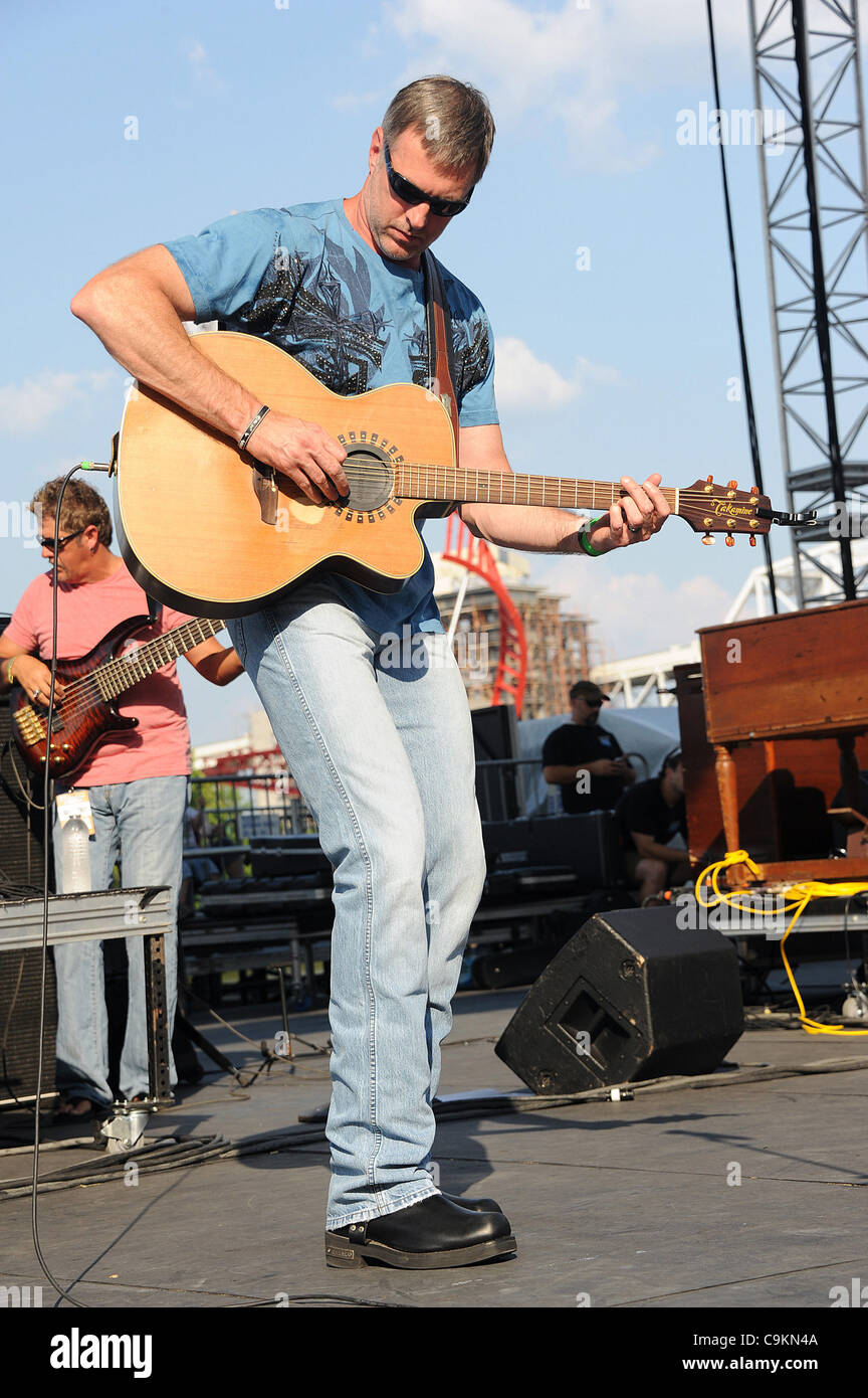 Jun 10, 2011 - Nashville, Tennessee, USA - Musicien DARRYL WORLEY effectue live au Riverfront étapes dans le cadre du 40e anniversaire de l'AMC Music Festival qui se déroulera sur une période de quatre jours au centre-ville de Nashville. Copyright 2011 Jason Moore (crédit Image : © Jason Moore/ZUMAPRESS.com) Banque D'Images