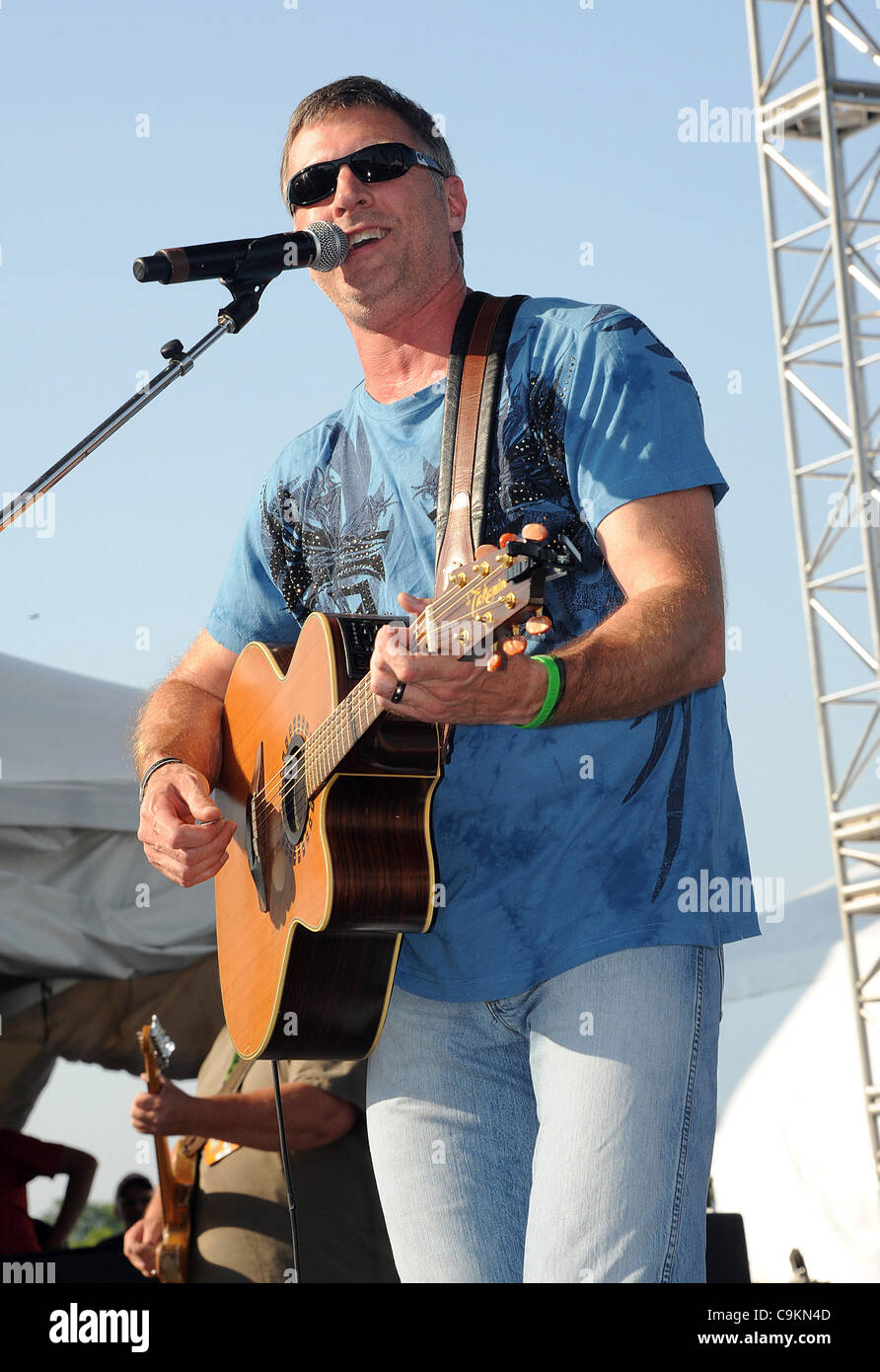 Jun 10, 2011 - Nashville, Tennessee, USA - Musicien DARRYL WORLEY effectue live au Riverfront étapes dans le cadre du 40e anniversaire de l'AMC Music Festival qui se déroulera sur une période de quatre jours au centre-ville de Nashville. Copyright 2011 Jason Moore (crédit Image : © Jason Moore/ZUMAPRESS.com) Banque D'Images