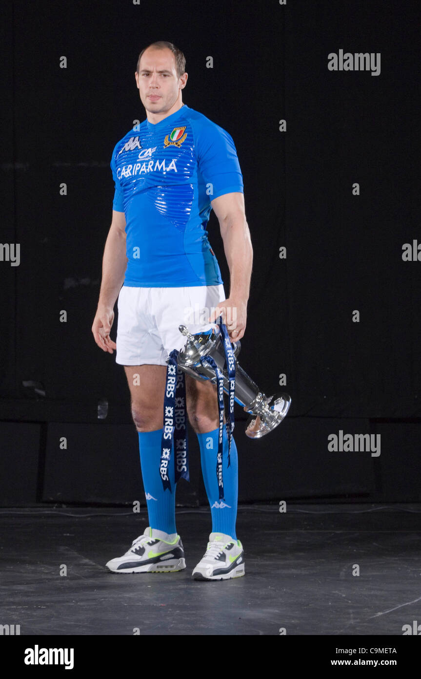 Sergio Parisse (Italie) lors du lancement officiel du tournoi des Six Nations de rugby tournoi au Hurlingham Club à Londres. Banque D'Images