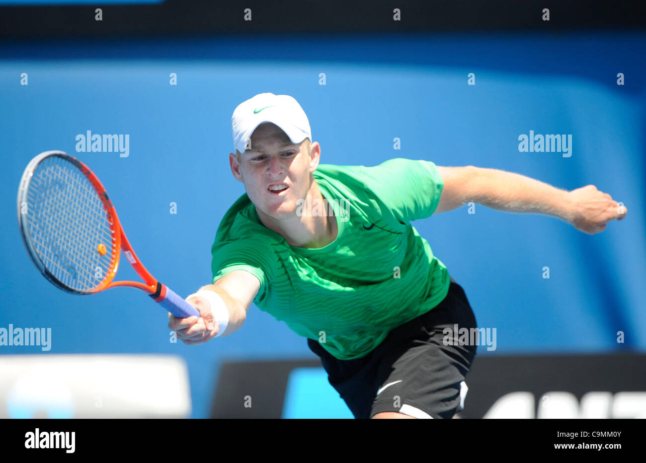 26.01.2012 Melbourne, Australie. Saville en action au jour 10 du match du Junior. Luke Saville (AUS) V Kyle Edmund (GBR). Saville bat l'Edmund 7-5, 7-5 sur Margaret Court Arena à l'Open d'Australie. Banque D'Images