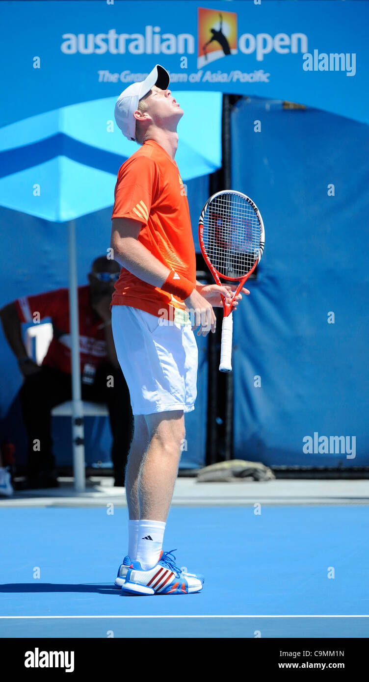 26.01.2012 Melbourne, Australie. Edmund en action au jour 10 du match du Junior. Luke Saville (AUS) V Kyle Edmund (GBR). Saville bat l'Edmund 7-5, 7-5 sur Margaret Court Arena à l'Open d'Australie. Banque D'Images