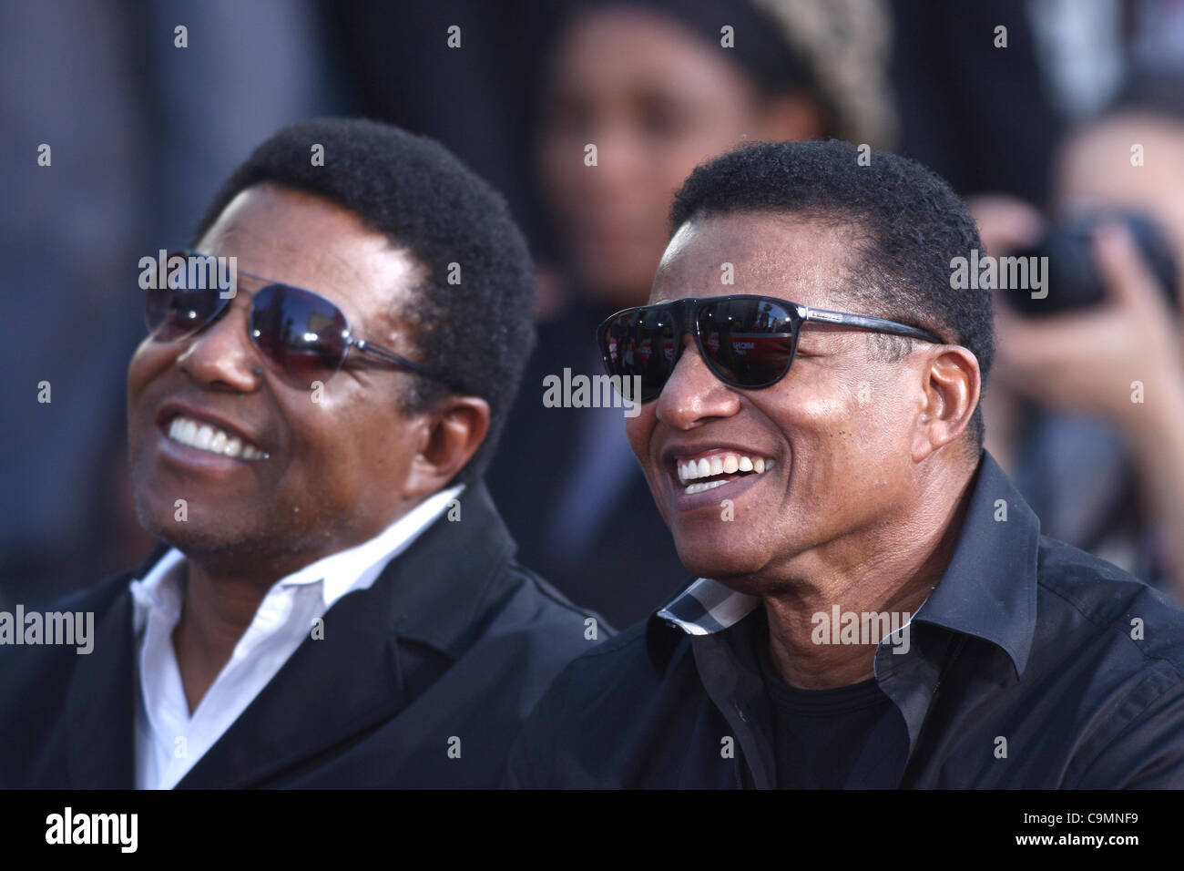 TITO JACKSON & JACKIE JACKSON MICHAEL JACKSON PART ET CÉRÉMONIE EMPREINTE HOLLYWOOD LOS ANGELES CALIFORNIA USA 26 janvier 201 Banque D'Images