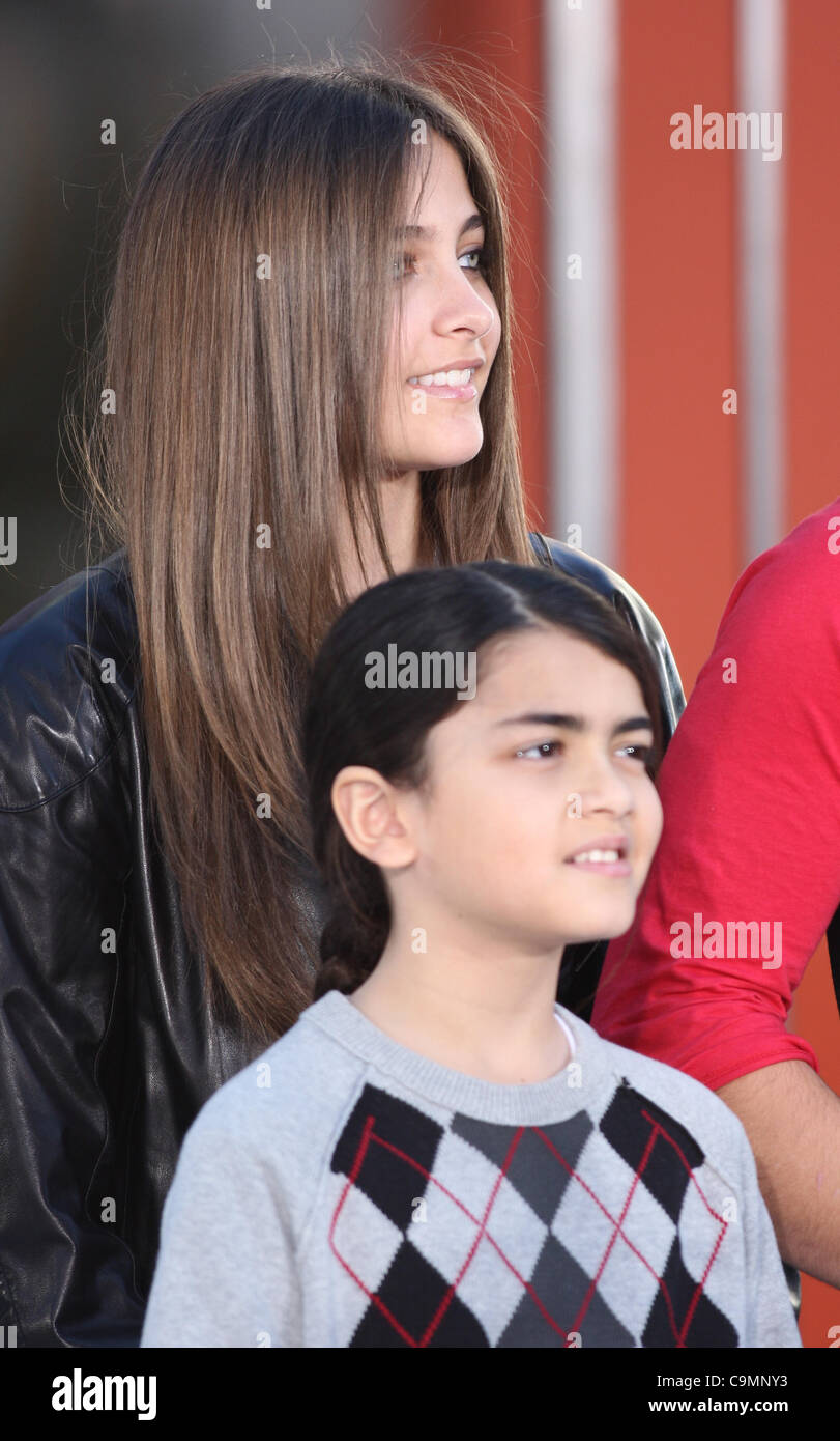 PARIS JACKSON & BLANKET JACKSON MICHAEL JACKSON PART ET CÉRÉMONIE EMPREINTE HOLLYWOOD LOS ANGELES CALIFORNIA USA 26 janvier 2 Banque D'Images