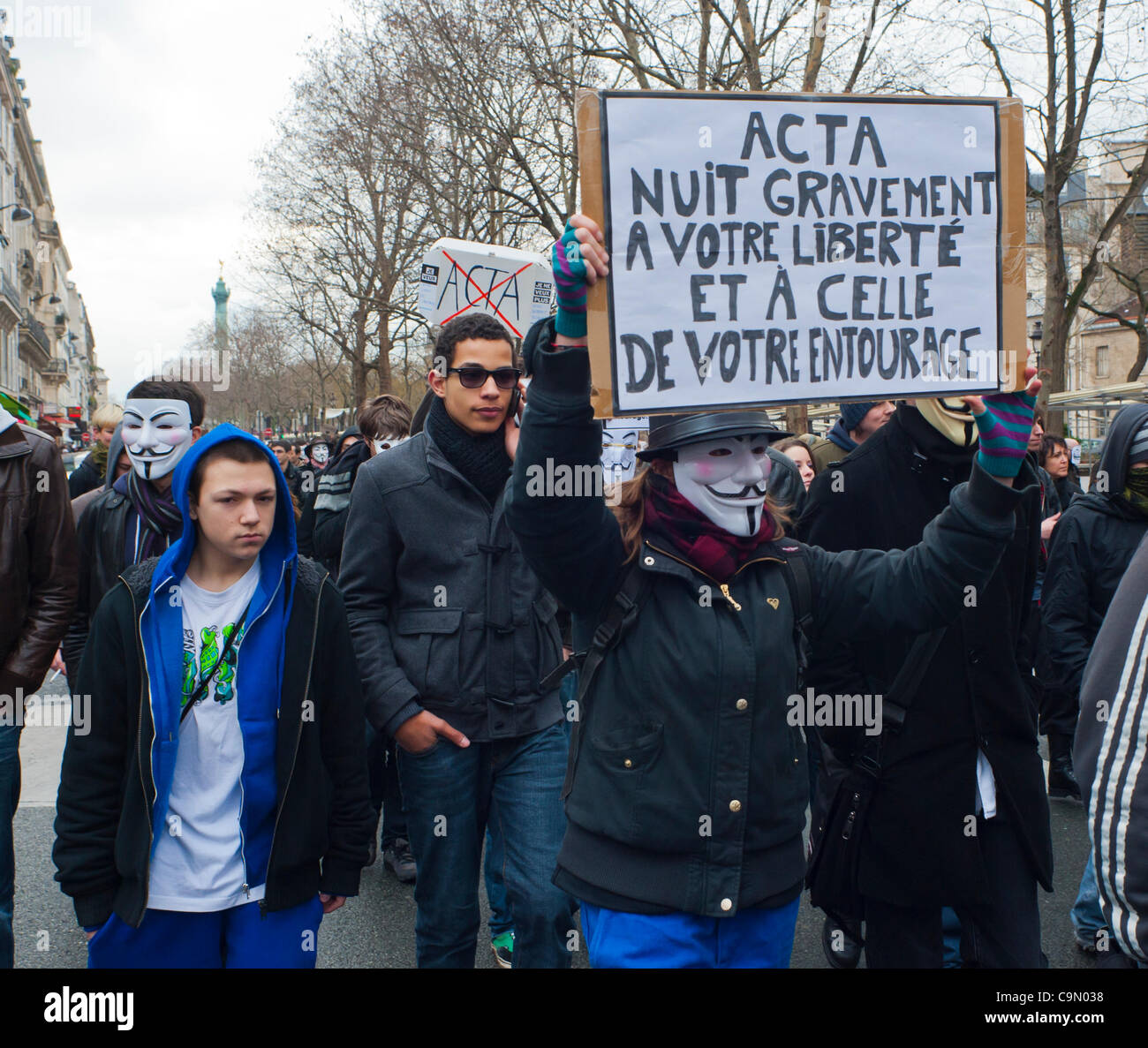 Internet anonyme protester contre la loi antipiratage, ACTA (Accord commercial anti-contrefaçon), qui menace la liberté de l'Internet, Paris, France, Banque D'Images