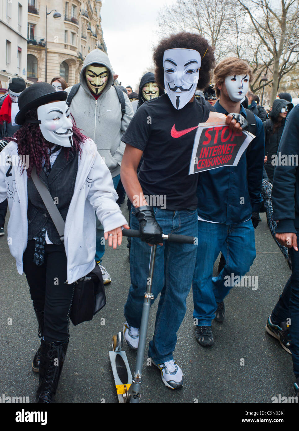 Internet anonyme protestation contre la loi anti-piratage, l'acta (accord commercial anti-contrefaçon), un projet de loi qui menace la liberté de l'internet, Paris, France, Banque D'Images