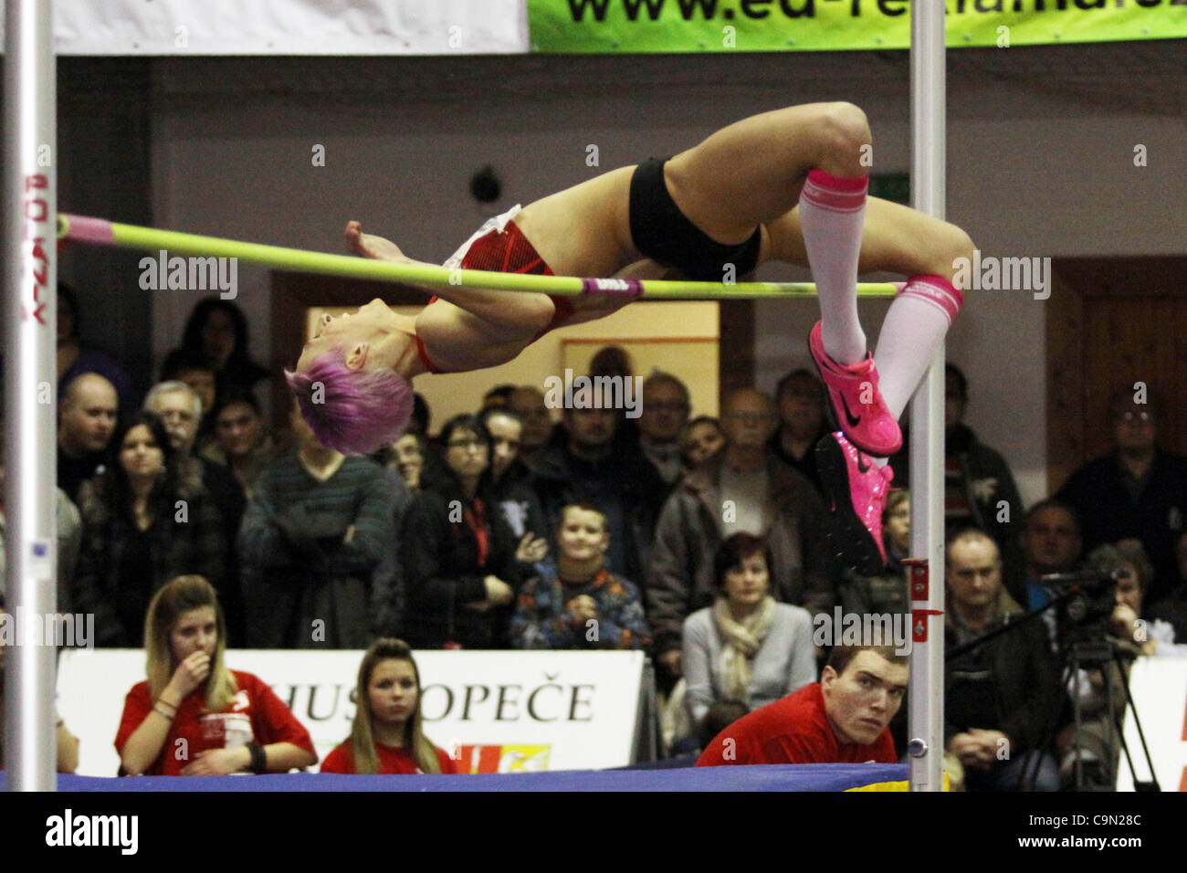Ariane cavalier allemand Friedrich terminé sur hight 184 cm au cours du saut en Moravie Tour sur Hustopece, la République tchèque, lundi, 23 janvier 2012. (Photo/CTK Vaclav Salek) Banque D'Images