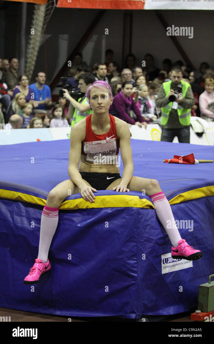 CORRECTION DATE : haut allemand Friedrich Ariane cavalier se concentre au cours de la Tour de saut en hauteur morave en course Hustopece, République tchèque, samedi, 28 janvier, 2012. (Photo/CTK Vaclav Salek) Banque D'Images