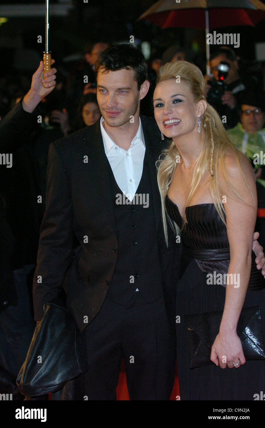 Le 29 janvier 2012 - Cannes, France - Elodie Gossuin, Bertrand Lacherie assiste au NRJ Music Awards 2012 au Palais des Festivals - Cannes. (Crédit Image : © Injimbert ZUMAPRESS.com)/Frederick Banque D'Images