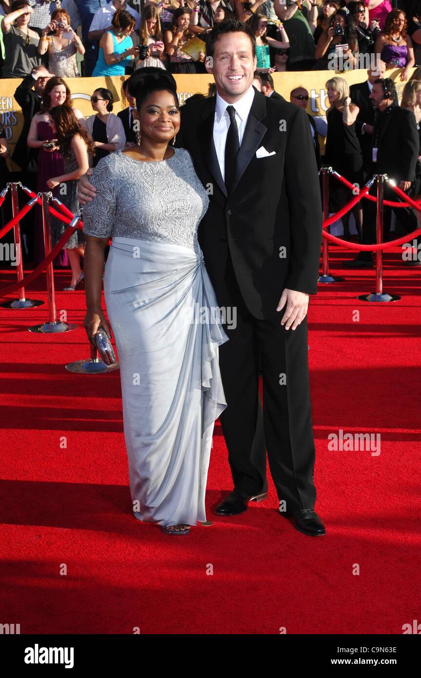 Octavia Spencer, Josh Hopkins aux arrivées pour 18e Screen Actors Guild SAG Awards - Arrivals, Shrine Auditorium, Los Angeles, CA, 29 janvier 2012. Photo par : Elizabeth Goodenough/Everett Collection Banque D'Images