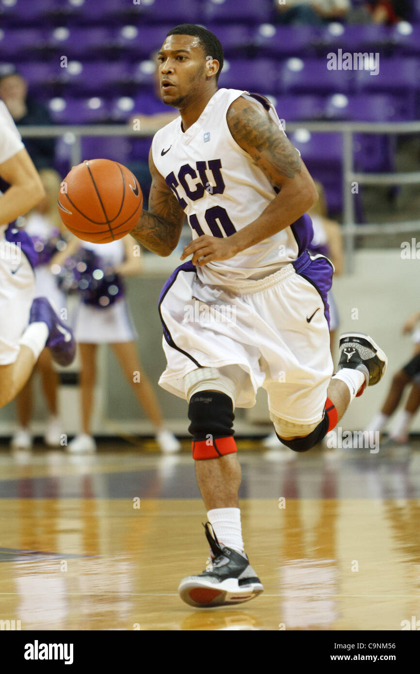 Le 1er février 2012 - Fort Worth, Texas, US - TCU Horned Frogs Guard Hank épines (10) au cours de l'action entre les cow-boys du Wyoming et le TCU Horned Frogs. Défaites TCU Wyoming 58-52 à Daniel-Meyer Coliseum. (Crédit Image : © Andrew Dieb/ZUMAPRESS.com)/Southcreek Banque D'Images