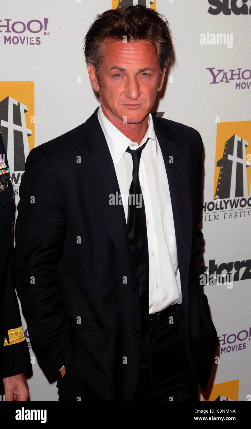 25 octobre 2010 - Los Angeles, Californie, États-Unis - Sean Penn participant à la 14e édition du Gala des Prix d'Hollywood qui a eu lieu au Beverly Hilton Hotel à Beverly Hills, Californie Le 25 octobre 2010. 2010.K66625(LONG DROIT Crédit : © D. Long/Globe Photos/ZUMApress.com) Banque D'Images