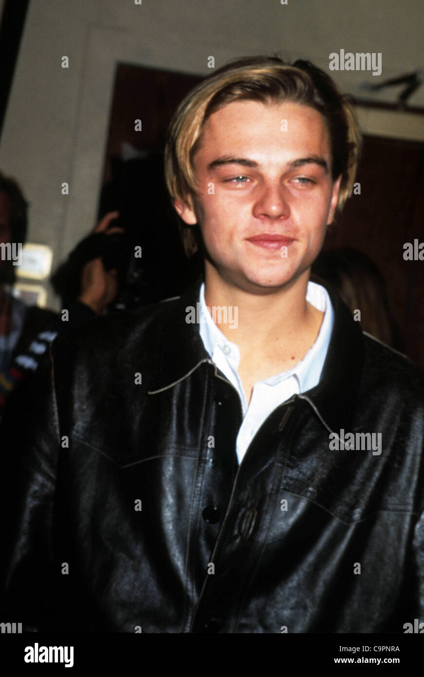 1 janvier, 1996 - New York, New York, États-Unis - K12471KJ.LEONARDO DICAPRIO.''Le Porteur'' Premiere, NYC. Crédit Image : 1996(Â© Kelly Jordan/Photos/ZUMAPRESS.com) Globe Banque D'Images