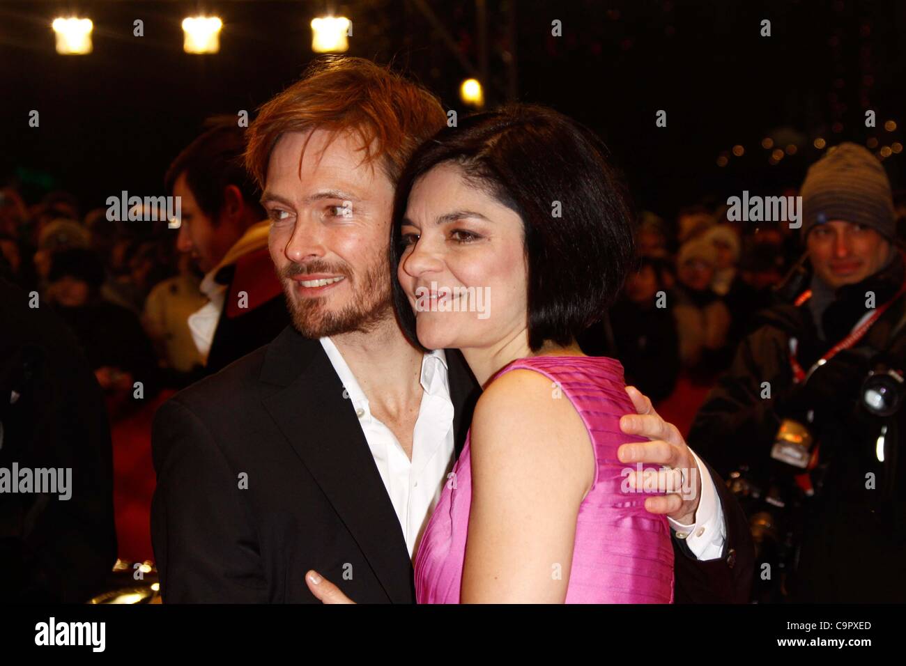 L'actrice Jasmin Tabatabai et Andreas Pietschmann (assister à l'image de crédit : Â© Alec Michael/Globe Photos/ZUMAPRESS.com) Banque D'Images