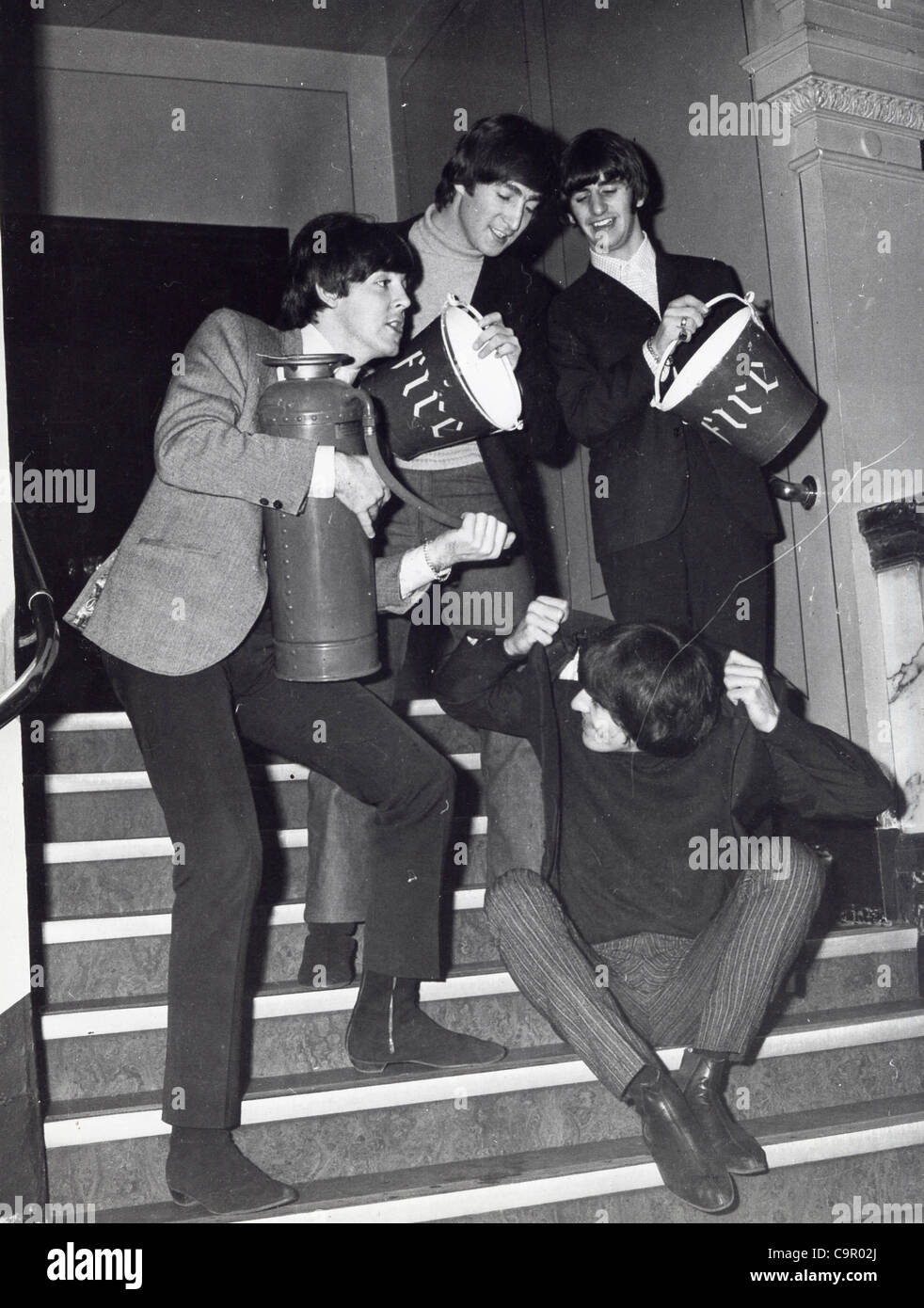 Les BEATLES.avec Paul McCartney Ringo Starr George Harrison John Lennon , à l'Empire Theatre de Londres 1964.Fourni par Photos, inc.(Image Crédit : Â© fourni par Globe Photos, Inc/Globe Photos/ZUMAPRESS.com) Banque D'Images