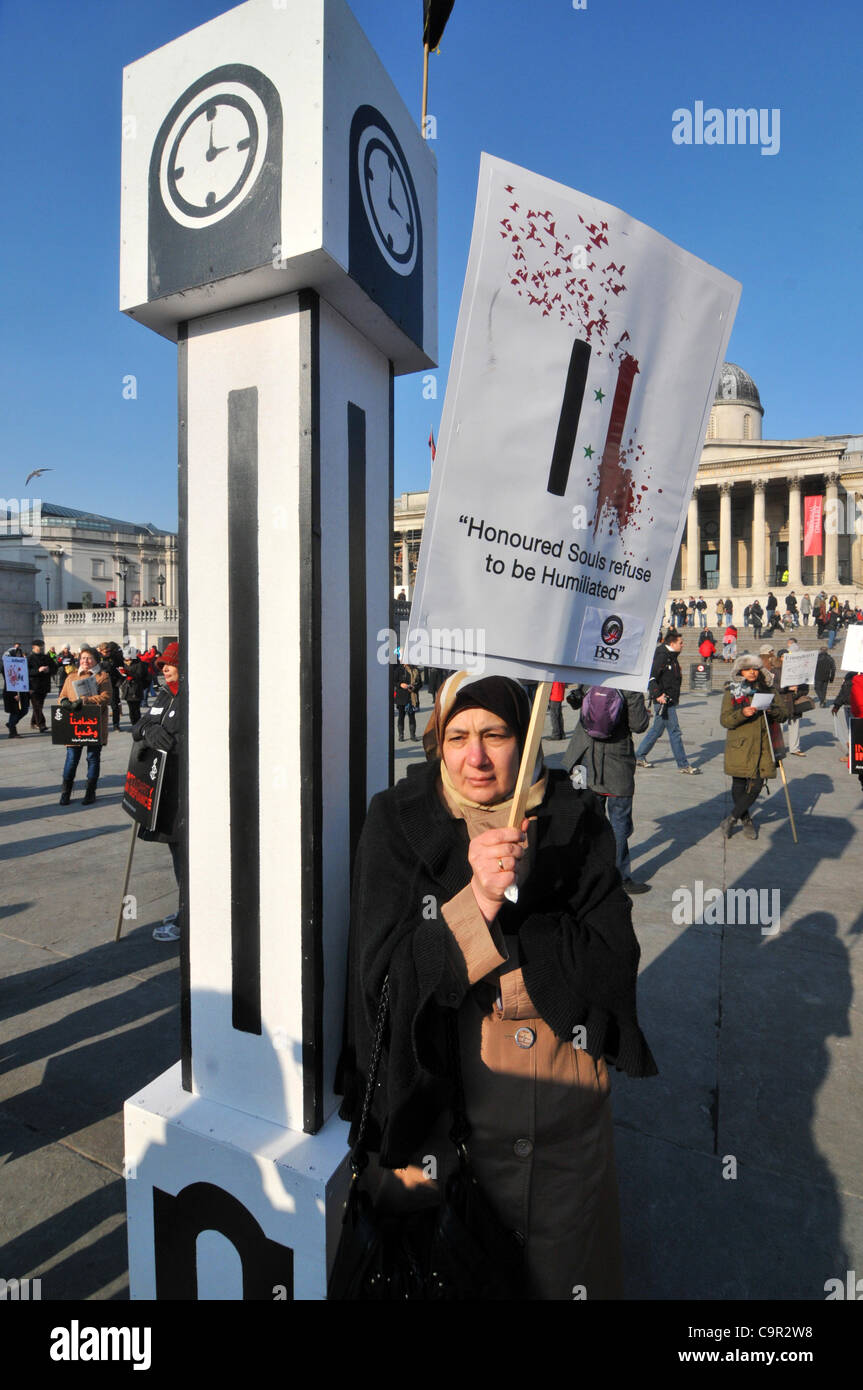 11/2/12 Londres. UK. Amnesty International syrien protester Trafalgar Square de Londres. Peuple syrien et d'Amnesty International manifestation contre le régime syrien. Banque D'Images