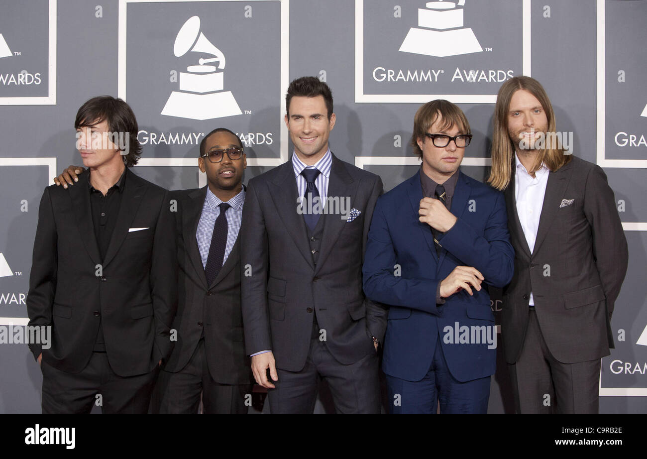 12 février 2012 - Los Angeles, Californie, États-Unis - Maroon 5 arrive à la 54e cérémonie annuelle de remise des prix Grammy au Staples Center le 12 février 2012 à Los Angeles, en Californie..ADRIAN SANCHEZ-GONZALEZ/PI (crédit Image : © Arorizo ZUMAPRESS.com)/Armando Banque D'Images