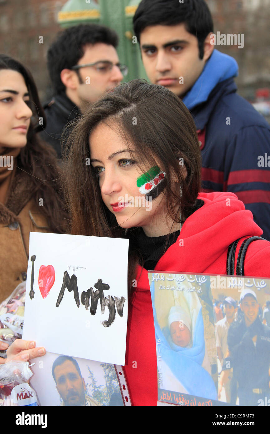 Les manifestants syriens sur le pont de Westminster le jour de Valentines. Banque D'Images