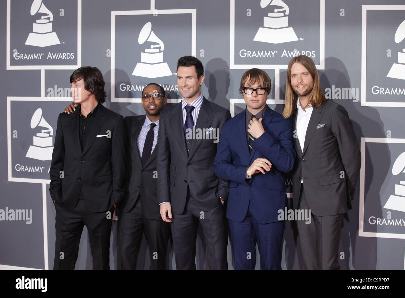 12 février 2012 - Los Angeles, Californie, États-Unis - Maroon 5 avec ADAM Levine arrive pour les Grammy Awards 2012 au Staples Center. (Crédit Image : © Lisa O'Connor/ZUMAPRESS.com) Banque D'Images