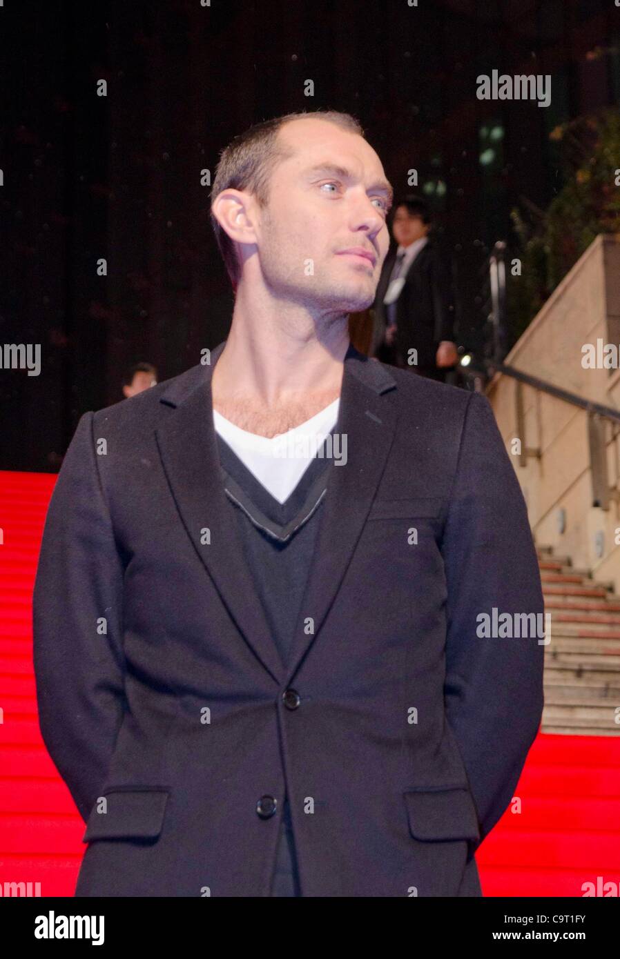 February 16th, 2012 : Tokyo, Japon - Jude Law s'affiche au Japon Premiere pour le film "Sherlock Holmes : un jeu d'Ombres" par Guy Ritchie à la Toho cinemas dans le Roppongi Hils. Ce film est le deuxième de la série Sherlock Holmes. Robert Downey Jr., Jude Law, Jared Harris, et Rachel McAdam Banque D'Images