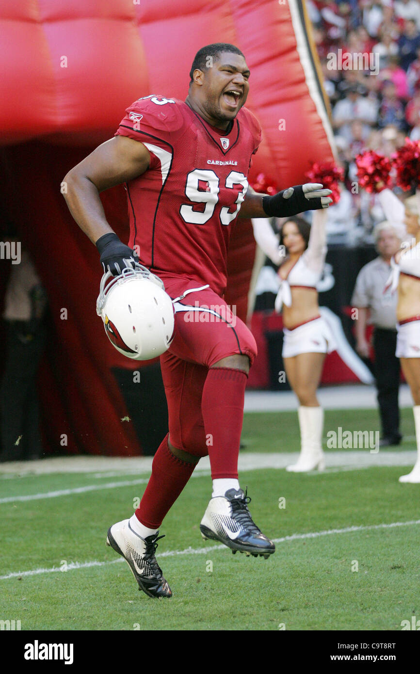 Le 12 décembre 2011 - Glendale, Arizona, États-Unis - Arizona Cardinals joueur défensif Calais Campbell (93) prend place lors de présentation des joueurs avant un match contre les NFL San Francisco 49ers à l'University of Phoenix Stadium de Glendale, AZ. (Crédit Image : © Gene/ZUMAPRESS.com)/Southcreek inférieur Banque D'Images