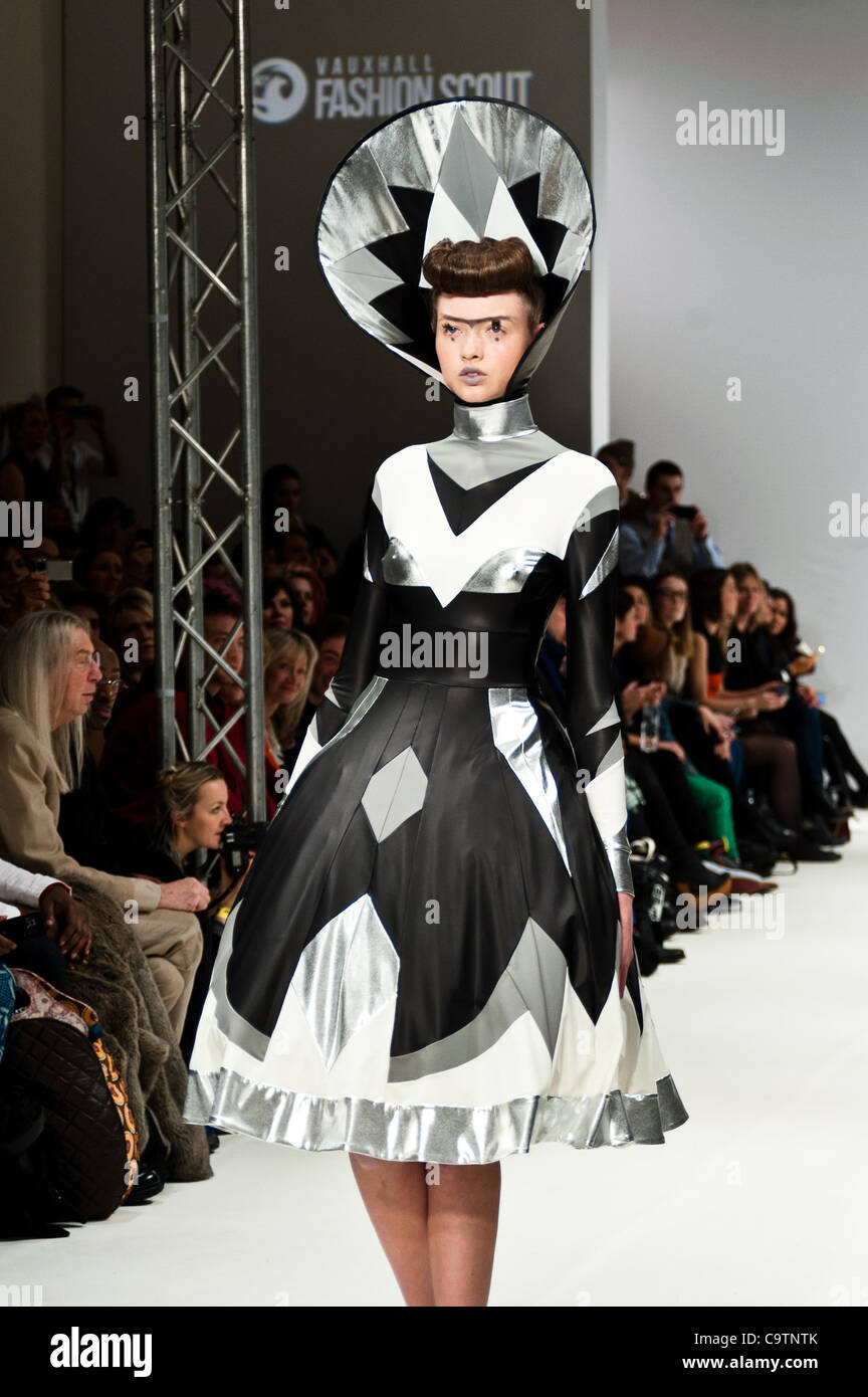 London fashion week A/W 2012. Pam Hogg Fashion Show Banque D'Images