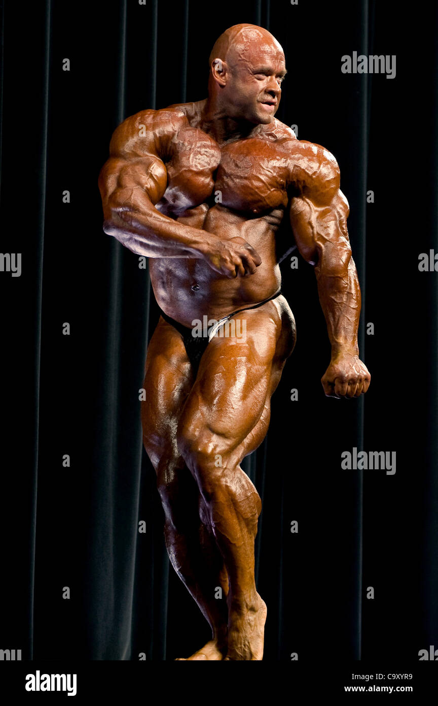 03 mars 2012 - Columbus, OH, USA - Branch Warren de la France défend avec succès son titre et poches 130 000 dollars à l'Arnold Classic 2012, l'événement de la 24e édition du Festival des sports d'Arnold. Banque D'Images