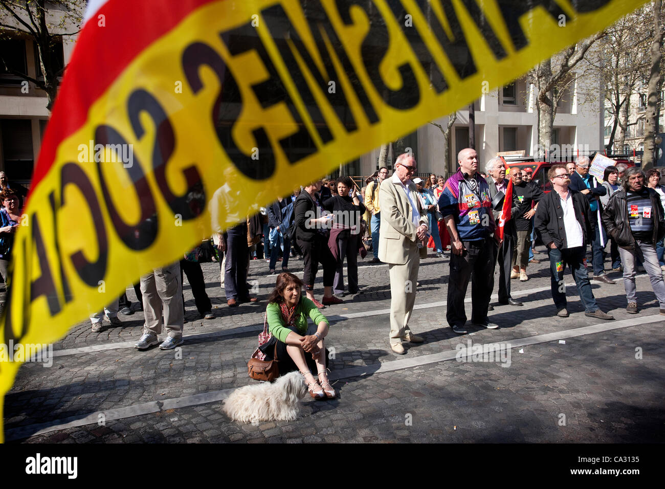 Paris, France. 29.03.2012. L'image montre la Confédération générale du travail (CGT), l'une des grandes confédérations de syndicats, la démonstration contre les coupures à l'extérieur du Ministère de la Santé, siège social à Paris. Crédit : Jeff Gilbert/Alamy Live News Banque D'Images