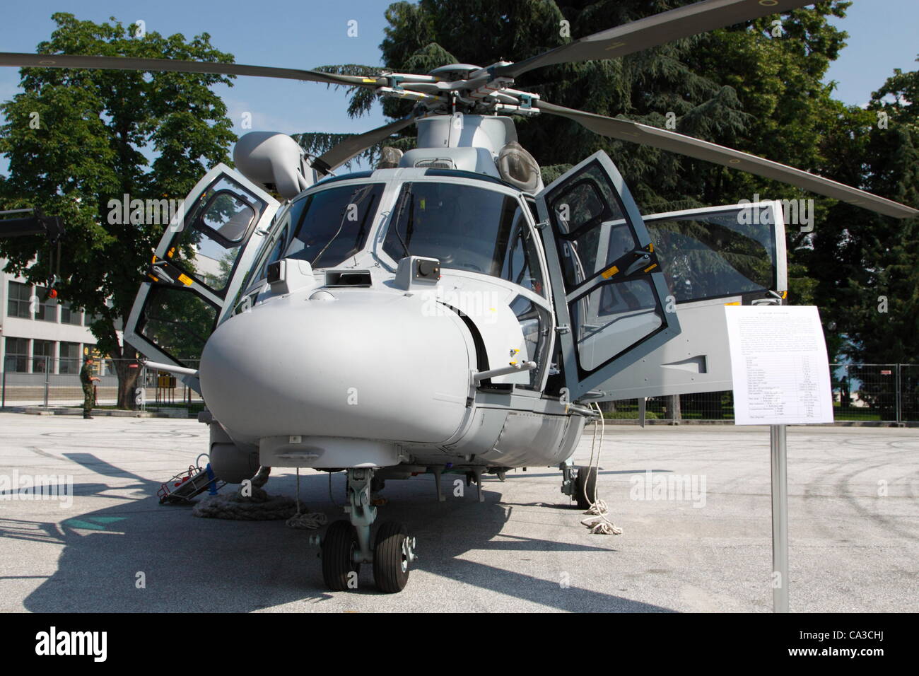 Eurocopter Panther de la Marine bulgare sur l'affichage à l'Hemus 2012 Exposition de l'industrie de la défense. La Bulgarie n'a que trois panthères après l'accord d'origine devait être réduit de moitié pour des raisons financières l'été dernier. Plovdiv, Bulgarie, 31/05/2012 Banque D'Images