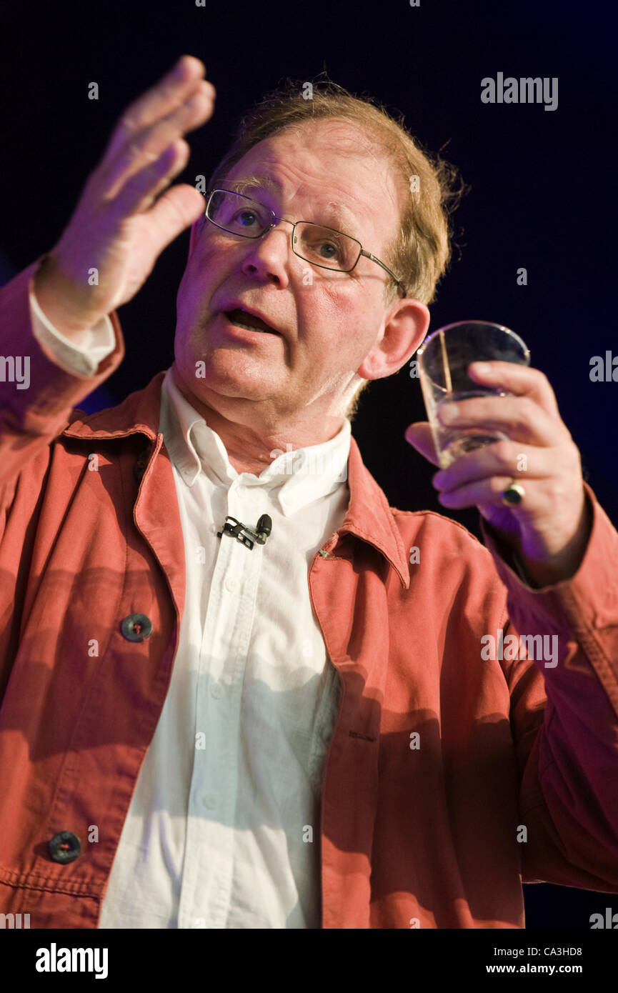 Michael Morpurgo auteur parlant de son roman 'War Horse' au Telegraph Hay Festival, Hay-on-Wye, Powys, Wales, UK. 1er Ju Banque D'Images