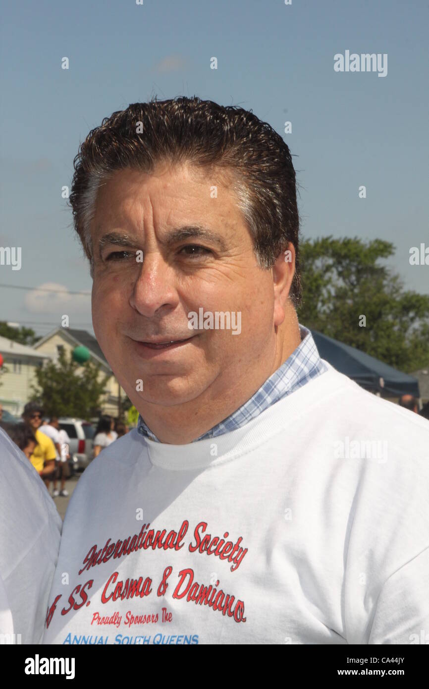 Le 2 juin 2000 New York, New York, ÉtatsUnis LE CHEF FRANK