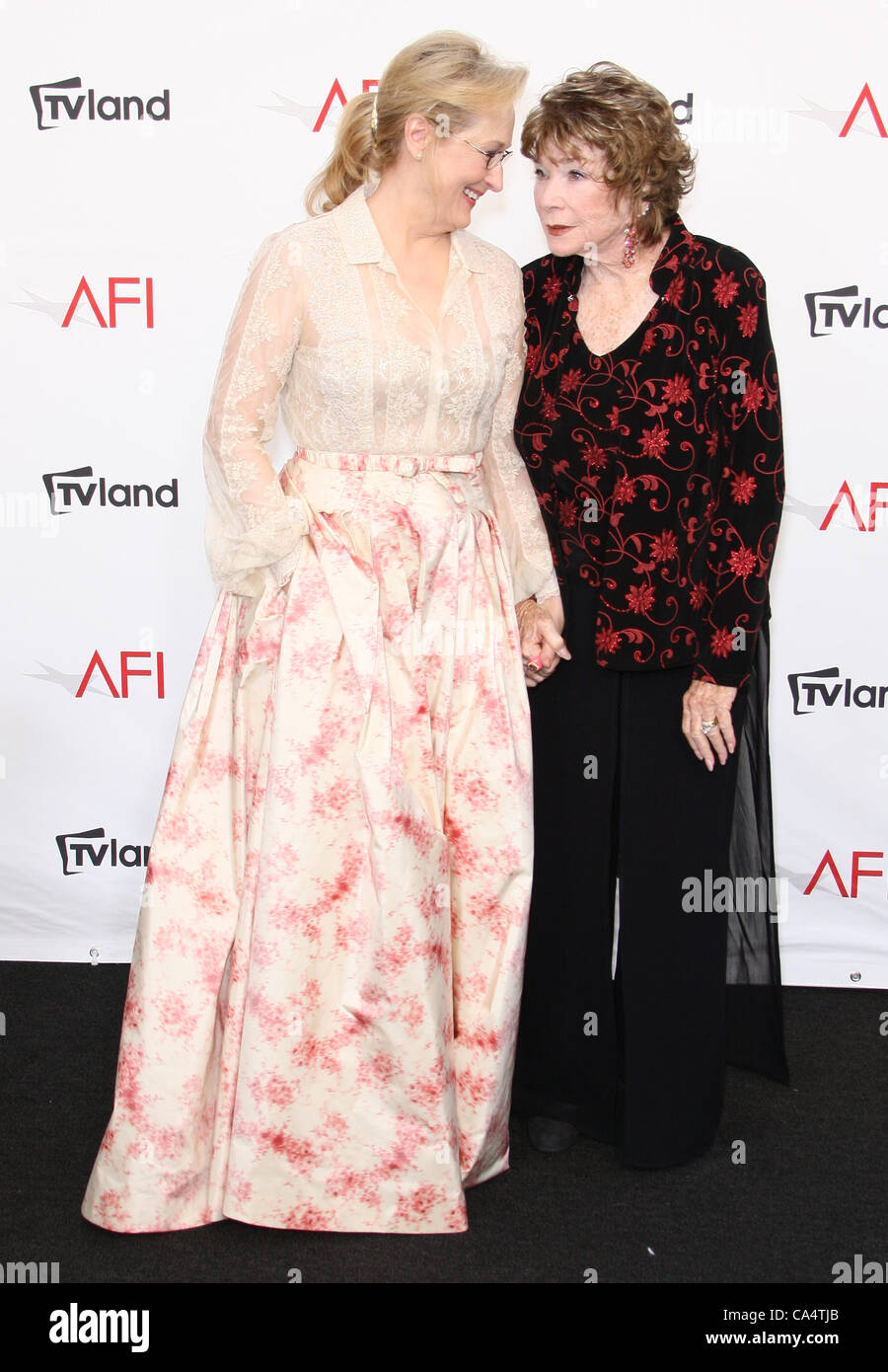 MERYL STREEP & Shirley Maclaine 2012 TV LAND PRÉSENTE. Jean DUTOURD HOMMAGE À Shirley Maclaine CULVER CITY LOS ANG Banque D'Images