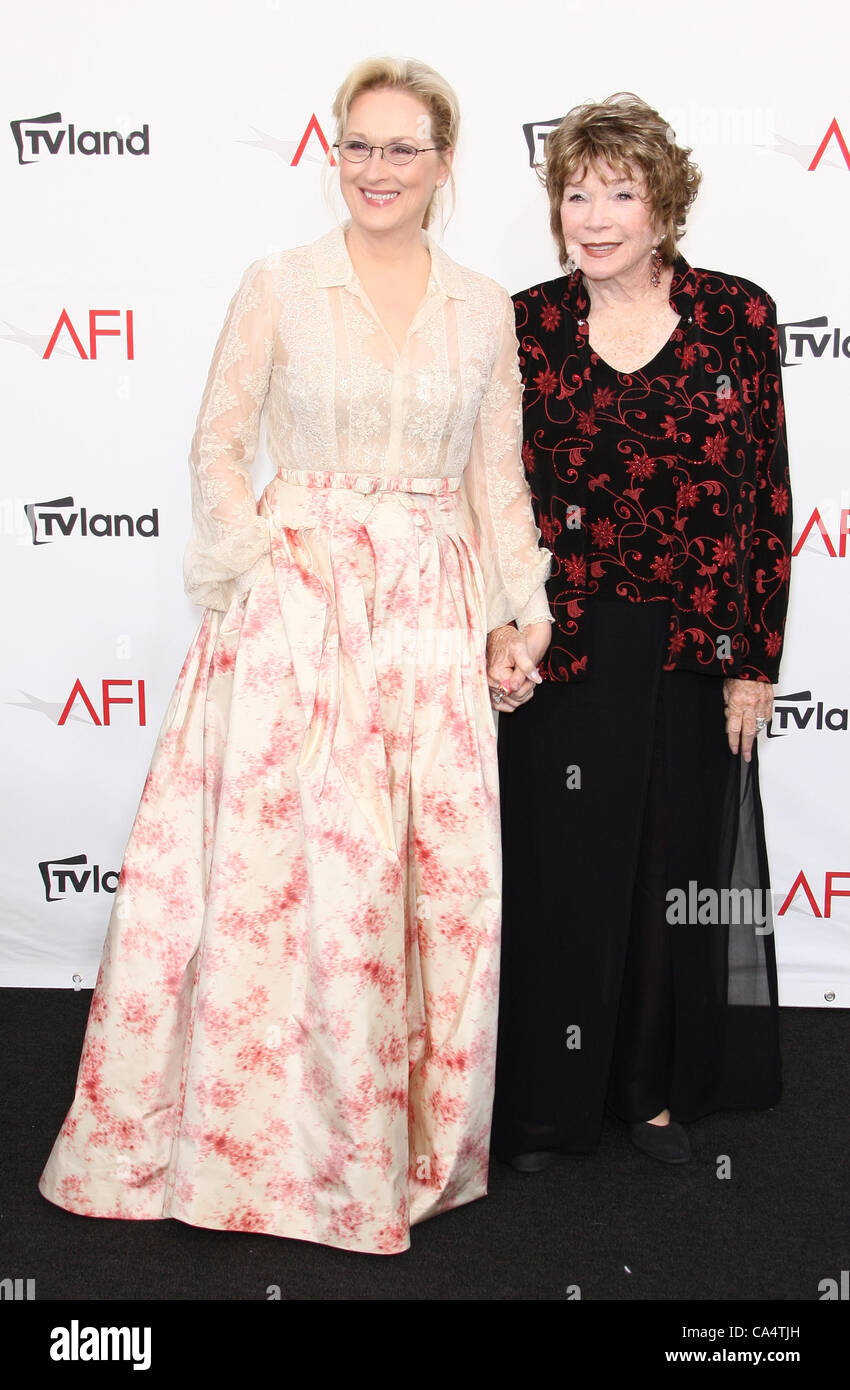 MERYL STREEP & Shirley Maclaine 2012 TV LAND PRÉSENTE. Jean DUTOURD HOMMAGE À Shirley Maclaine CULVER CITY LOS ANG Banque D'Images