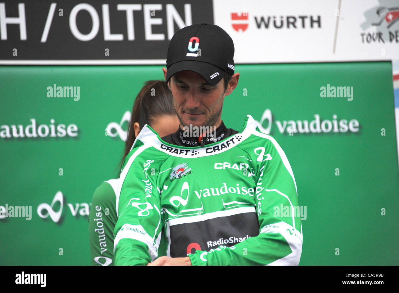 12.06.2012. Aarbrg, Suisse. Tour de Suisse, l'étape 04 - Aarberg Trimbach, Radioshack - Nissan 2012, Frank Schleck sur le podium à TRIMBACH Banque D'Images 12.06.2012. Aarbrg, Suisse. Tour de Suisse, l'étape 04 - Aarberg Trimbach, Radioshack - Nissan 2012, Frank Schleck sur le podium à TRIMBACH Banque D'Images