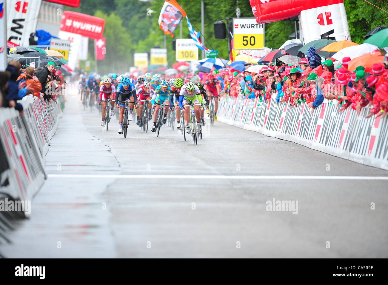 12.06.2012. Aarbrg, Suisse. Tour de Suisse, l'étape 04 - Aarberg, Trimbach 2012 Liquigas, Garmin - Barracuda 2012, Astana 2012, Peter Sagan, Heinrich Haussler, Gavazzi Francesco, Trimbach Banque D'Images 12.06.2012. Aarbrg, Suisse. Tour de Suisse, l'étape 04 - Aarberg, Trimbach 2012 Liquigas, Garmin - Barracuda 2012, Astana 2012, Peter Sagan, Heinrich Haussler, Gavazzi Francesco, Trimbach Banque D'Images