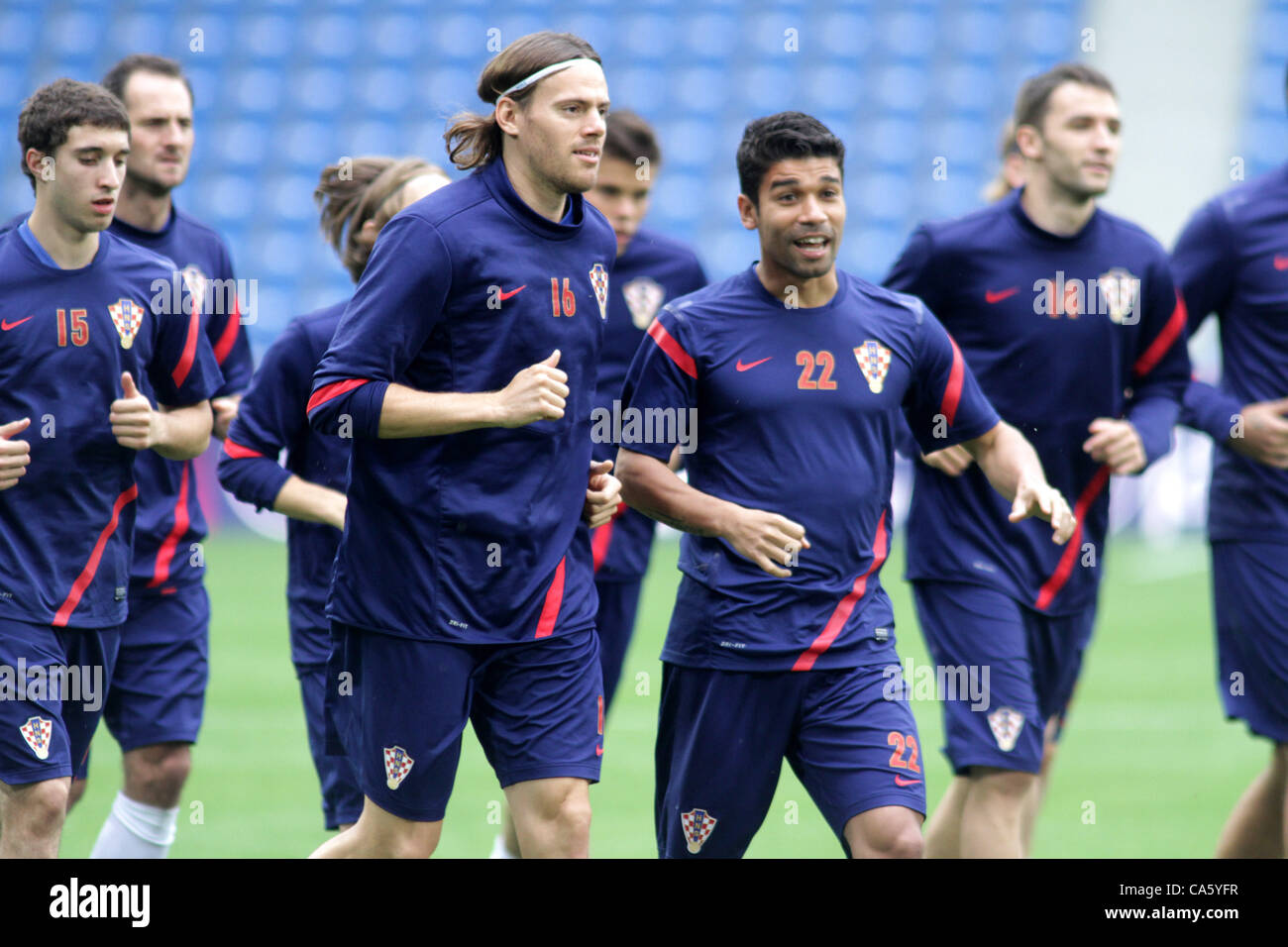 13.06.2012. Wroclaw, Pologne. Championnat d'Europe Croatie équipe internationale pratique. TOMISLAV DUJMOVIC (CRO), EDUARDO (CRO) Banque D'Images