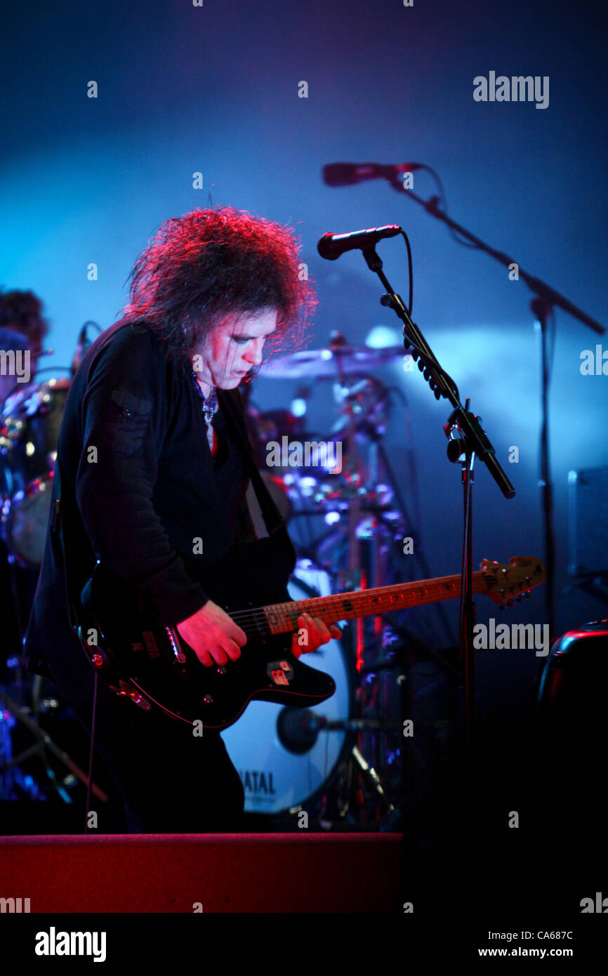 Le 11 juin 2012 - Moscou, Russie - Juin 11,2012. Groupe de rock anglais The Cure d'effectuer à Maxidrom Music Festival à Moscou, Russie. Photo : le chanteur du groupe, Robert Smith (Image Crédit : © PhotoXpress/ZUMAPRESS.com) Banque D'Images