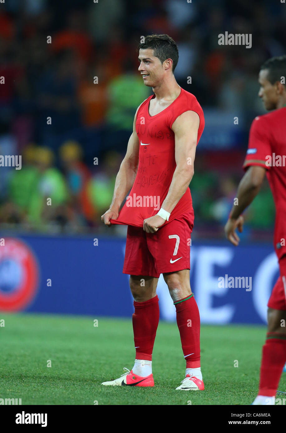 CRISTIANO RONALDO SUR WHI FINALE PORTUGAL V HOLLAND EURO 2012 STADE METALIST KHARKIV UKRAINE Ukraine 17 juin 2012 Banque D'Images