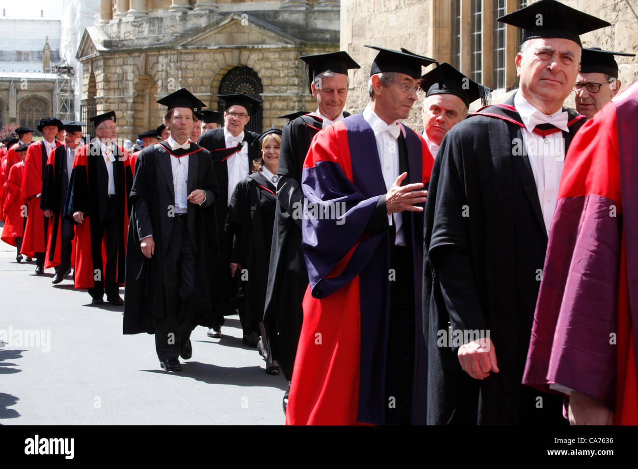 Oxford, UK. Le mercredi 20 juin 2012. Oxford. La traditionnelle procession Encaenia. Encaenia est la cérémonie au cours de laquelle l'Université d'Oxford awards des diplômes honorifiques à distinguer les hommes et les femmes et commémore ses bienfaiteurs. Banque D'Images
