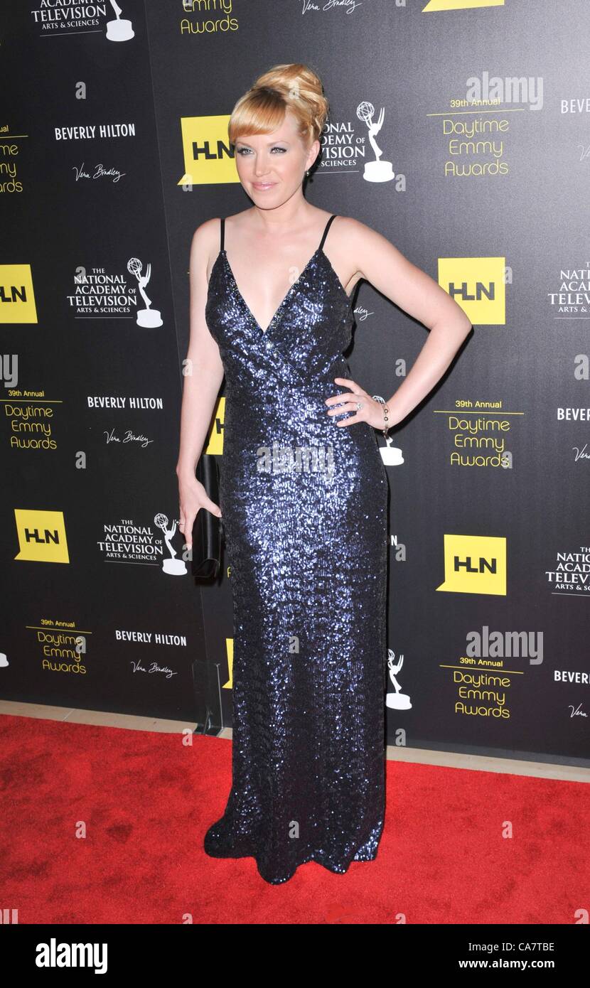 Adrienne Frantz aux arrivées pour pendant la journée, animation Creative Arts Emmy Awards, Beverly Hilton Hotel, Los Angeles, CA, 23 juin 2012. Photo par : Elizabeth Goodenough/Everett Collection/Alamy Live News Banque D'Images