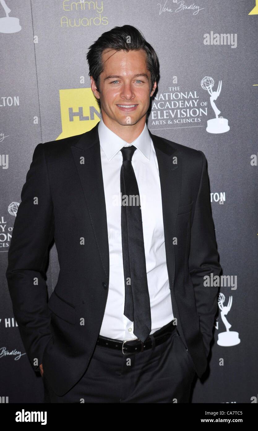 Le capot à Blake pour des arrivées pendant la journée, animation Creative Arts Emmy Awards, Beverly Hilton Hotel, Los Angeles, CA, 23 juin 2012. Photo par : Elizabeth Goodenough/Everett Collection/Alamy Live News Banque D'Images