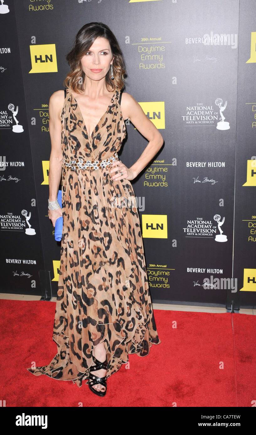 Finola Hughes aux arrivées pour pendant la journée, animation Creative Arts Emmy Awards, Beverly Hilton Hotel, Los Angeles, CA, 23 juin 2012. Photo par : Elizabeth Goodenough/Everett Collection/Alamy Live News Banque D'Images