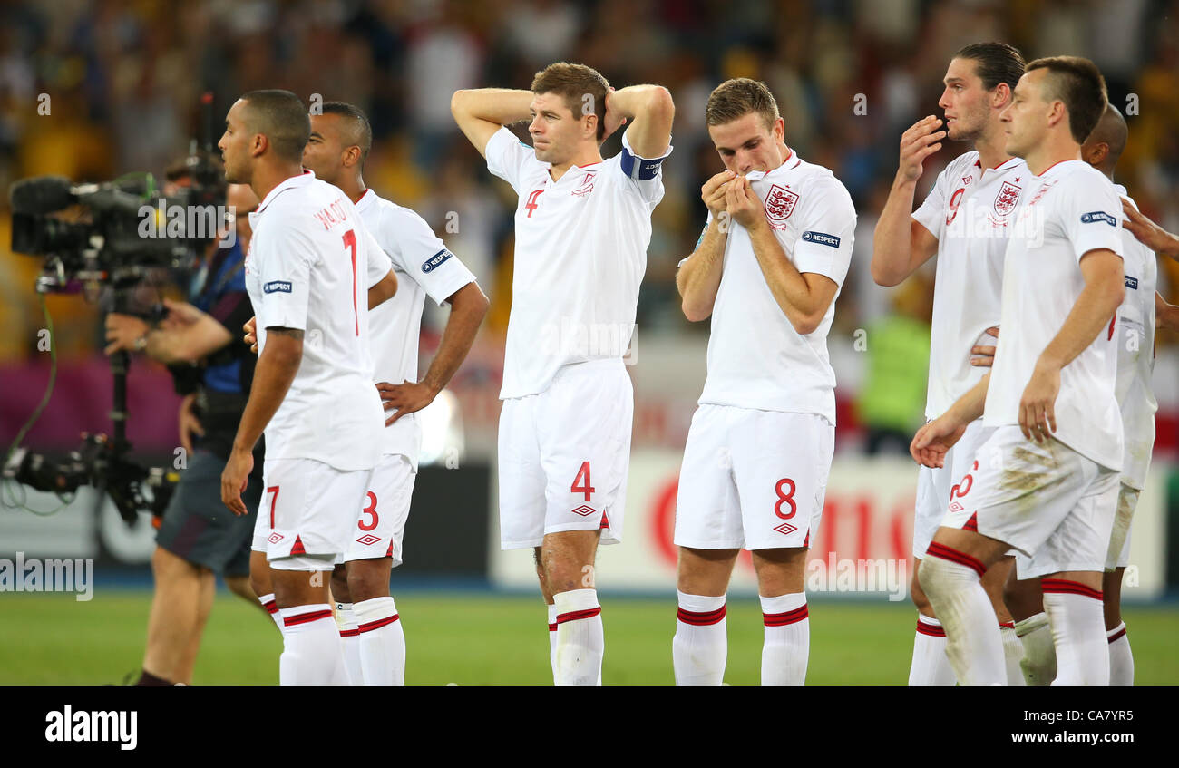 Angleterre découragée puisqu'ils perdent l'ANGLETERRE V ITALIE EURO 2012 STADE OLYMPIQUE DE KIEV UKRAINE 24 Juin 2012 Banque D'Images