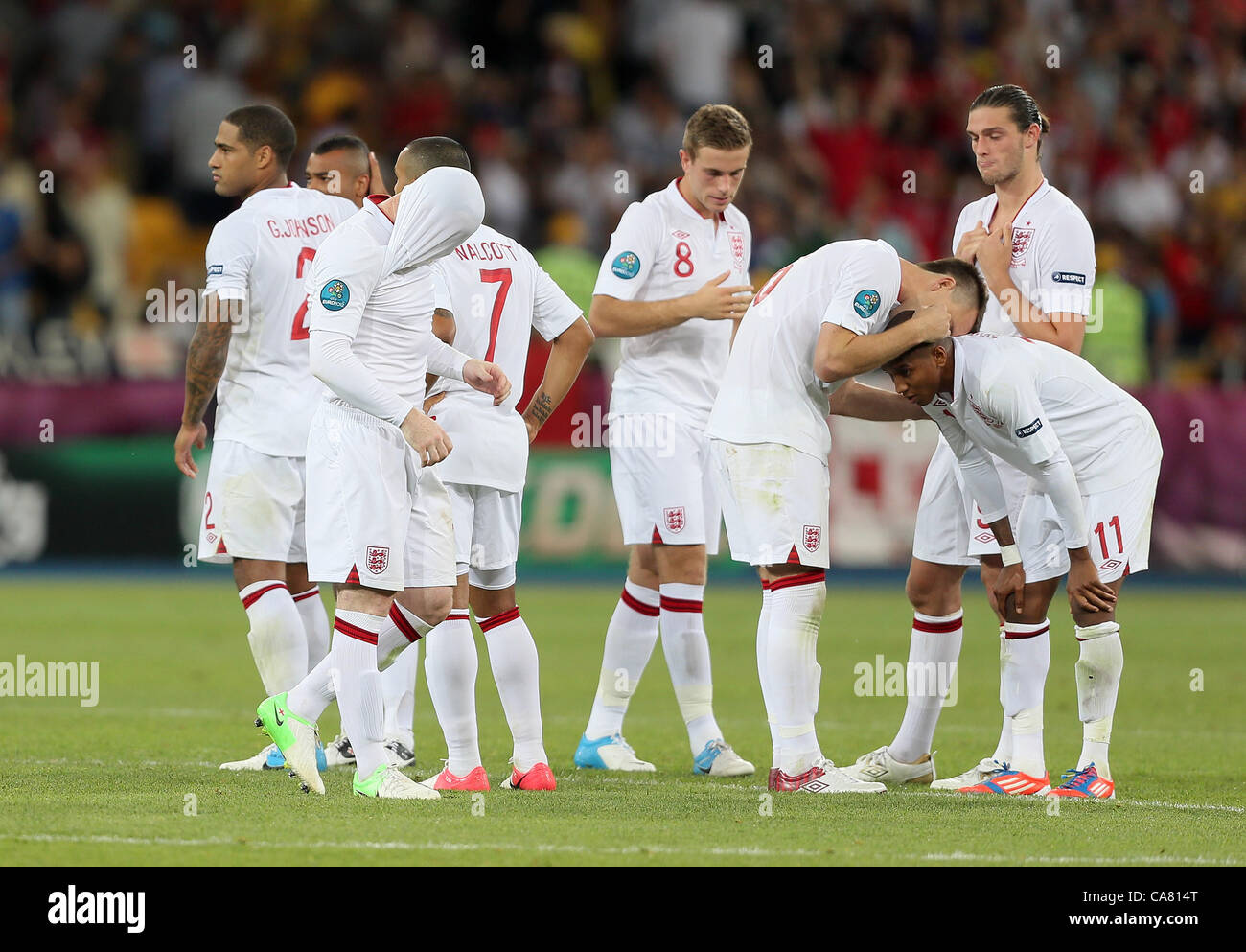 Les joueurs de l'ANGLETERRE APRÈS AVOIR PERDU P ANGLETERRE V ITALIE STADE OLYMPIQUE DE KIEV UKRAINE 25 Juin 2012 Banque D'Images