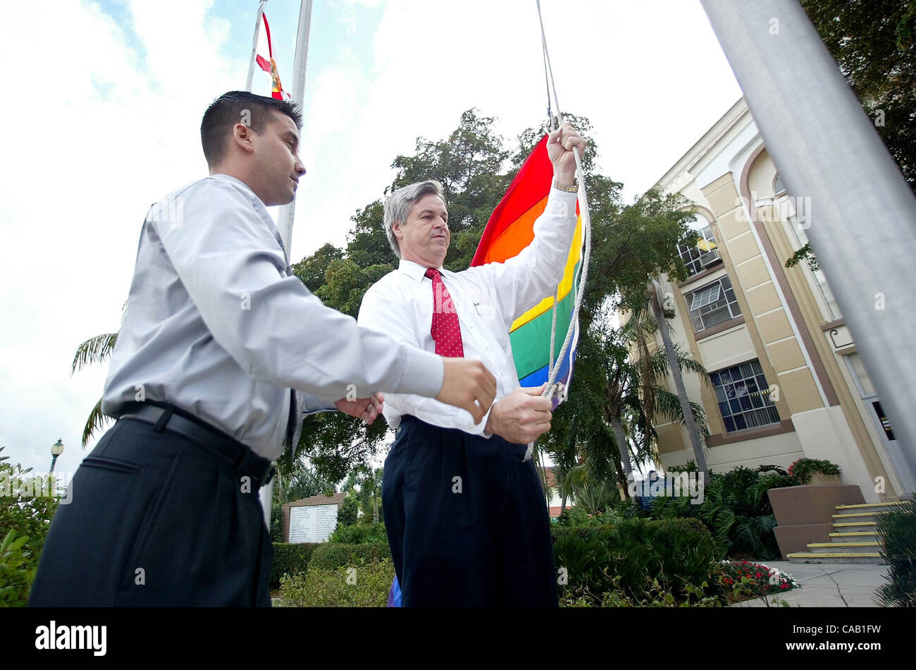 032404 Lake Worth (métro) Collecte de gay pride flag Lake Worth