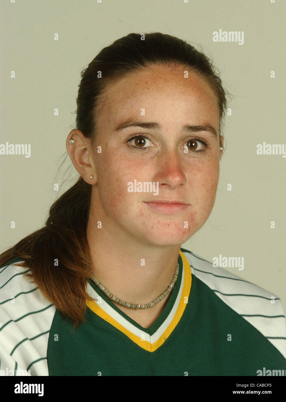 Livermore High School softball player Missy Cross, l'âge de 18 ans, est photographié le Jeudi, 10 juin 2004 à Walnut Creek, Californie (Jose Carlos Fajardo/Contra Costa Times) Banque D'Images