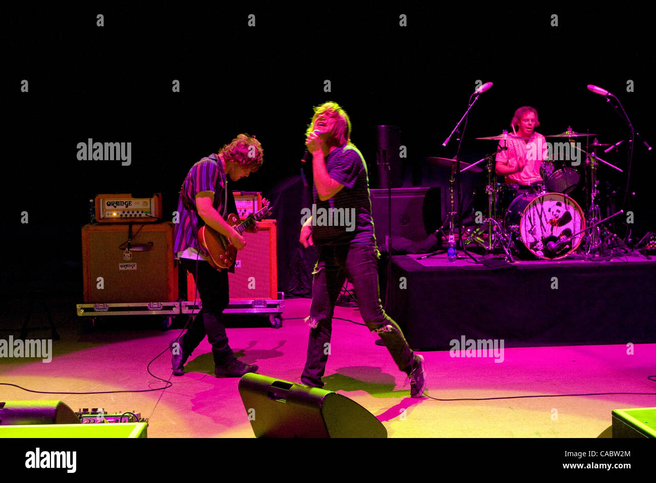 10 août 2010 - Morrison, Colorado, États-Unis - Cage the Elephant effectue à Red Rocks Amphitheater (Image Crédit : © Don Senia Murray/ZUMApress.com) Banque D'Images