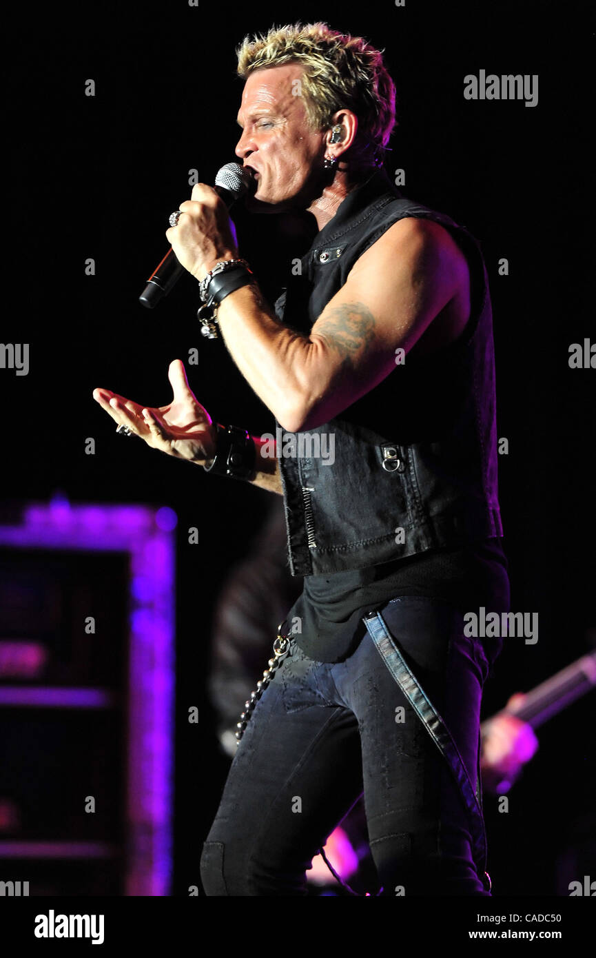 Billy Idol a effectué un concert live au Chumash Casino Resort de Santa Ynez, CA. le 19 août 2010.(Image Crédit : © John Pyle/Cal/ZUMApress.com) Media Sport Banque D'Images