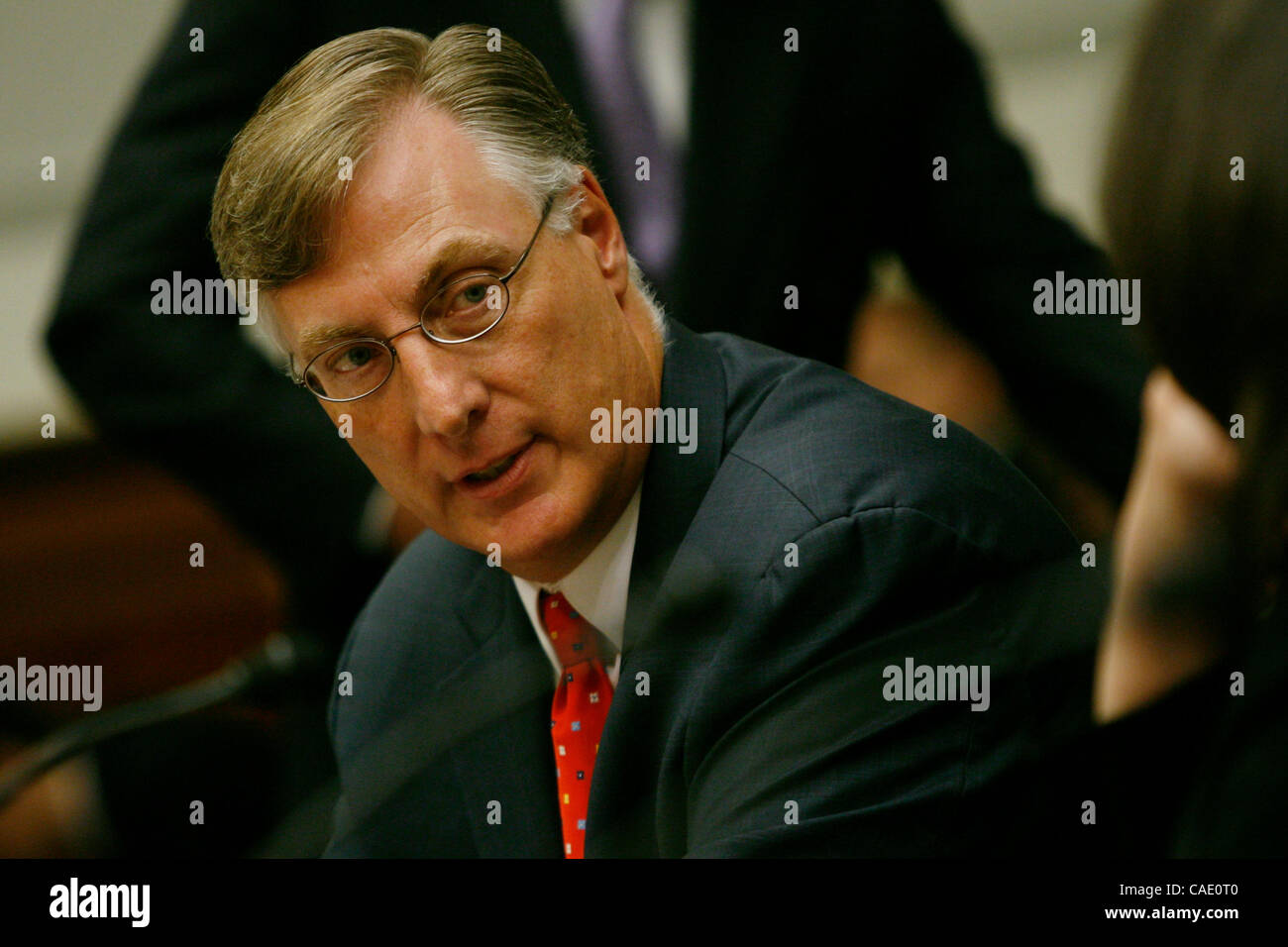 21 juillet 2010 - Washington, D.C., États-Unis - Washington, D.C. - 21 juillet : Ed Williams, président et directeur général de Discovery Federal Credit Union ; témoigne devant le House Financial Services Committee de HR 2267, le ''Règlement de jeu d'Internet, la protection des consommateurs et d'application de la Loi. (Crédit Image : Banque D'Images